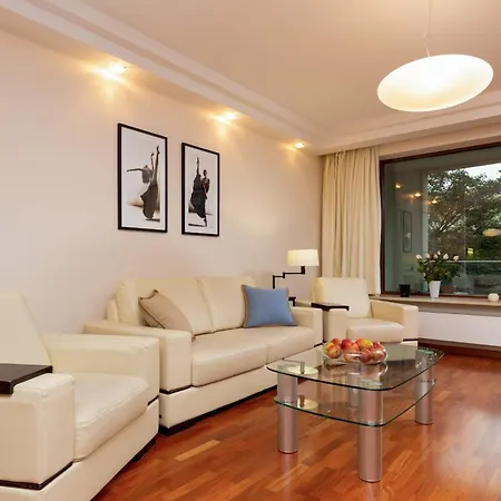 Appartement Lincoln Exclusive With Ac In By Renters Prestige