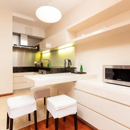 Appartement Lincoln Exclusive With Ac In By Renters Prestige *