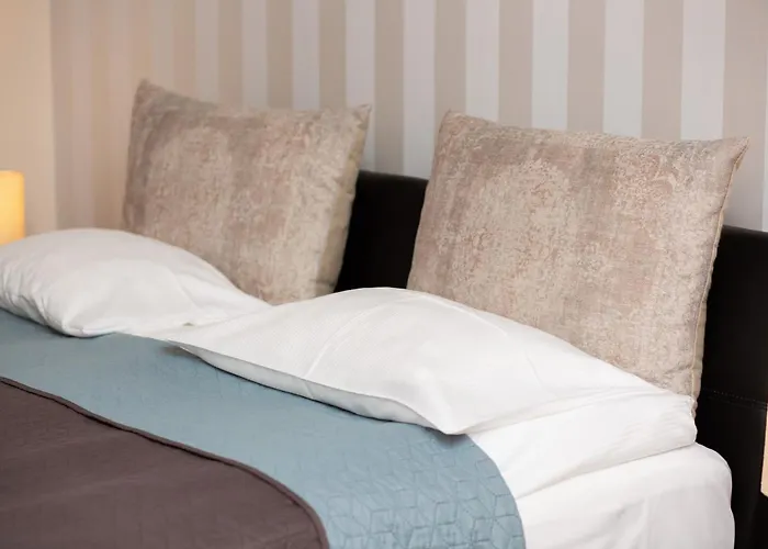 Lincoln Exclusive With Ac In By Renters Prestige * وارسو