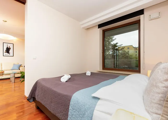 Lincoln Exclusive With Ac In By Renters Prestige وارسو