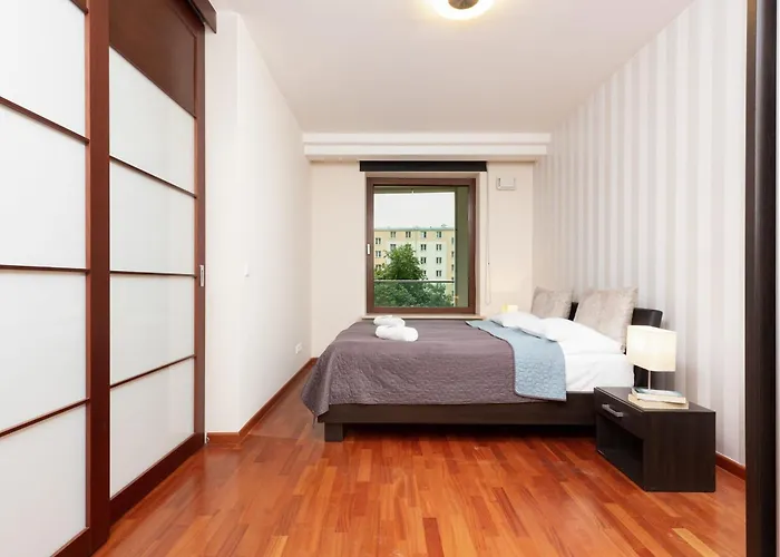 Lincoln Exclusive With Ac In By Renters Prestige * وارسو