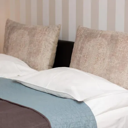 Lincoln Exclusive With Ac In By Renters Prestige * Warschau