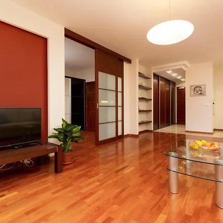 Lincoln Exclusive With Ac In By Renters Prestige Warsaw