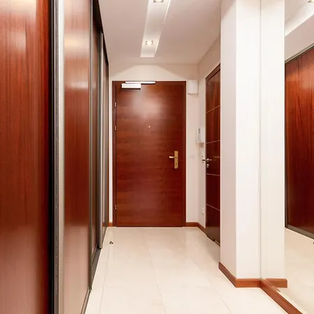 Lincoln Exclusive With Ac In By Renters Prestige *