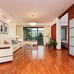 Lincoln Exclusive With Ac In By Renters Prestige *