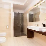 Lejlighed Lincoln Exclusive With Ac In By Renters Prestige
