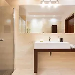 Lincoln Exclusive With Ac In By Renters Prestige * Warszawa
