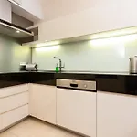 Lincoln Exclusive With Ac In By Renters Prestige Lejlighed *